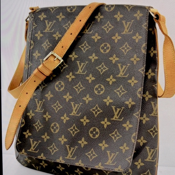 Louis Vuitton Handbags - Louis Vuitton shoulder bag.